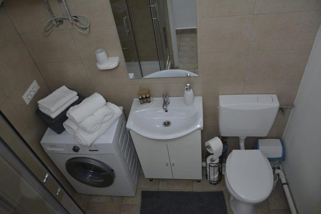 Sunrise Apartment Petroşani Exterior foto